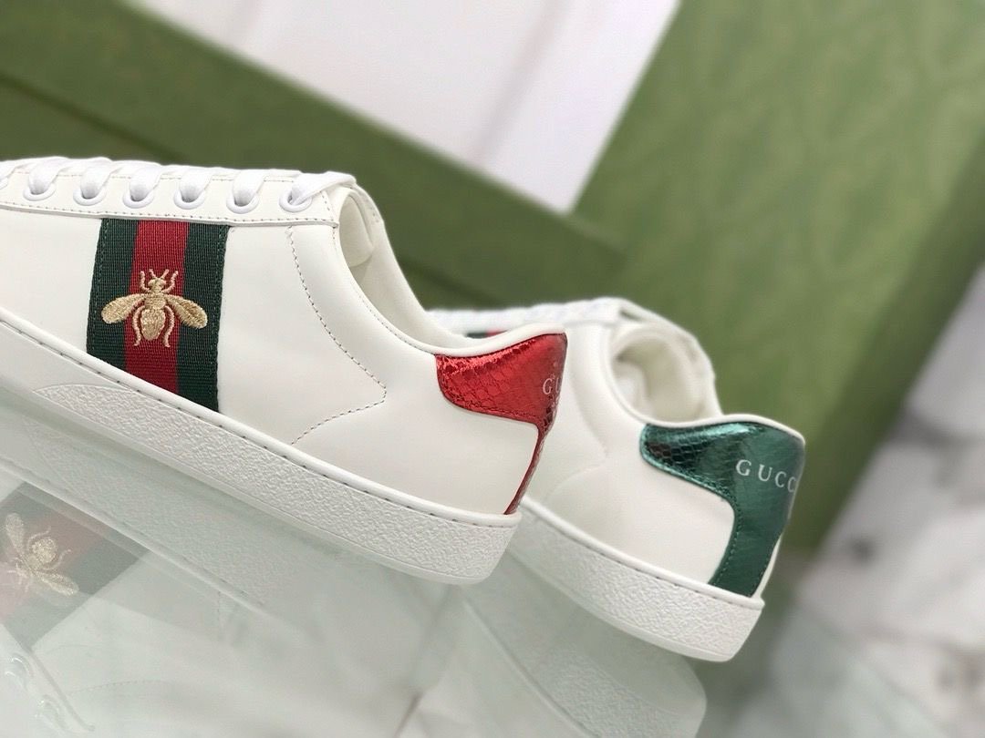 Gucci White Leather With Bee
