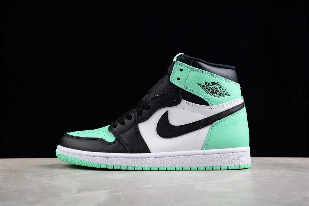 Air Jordan 1 Retro Green Glow