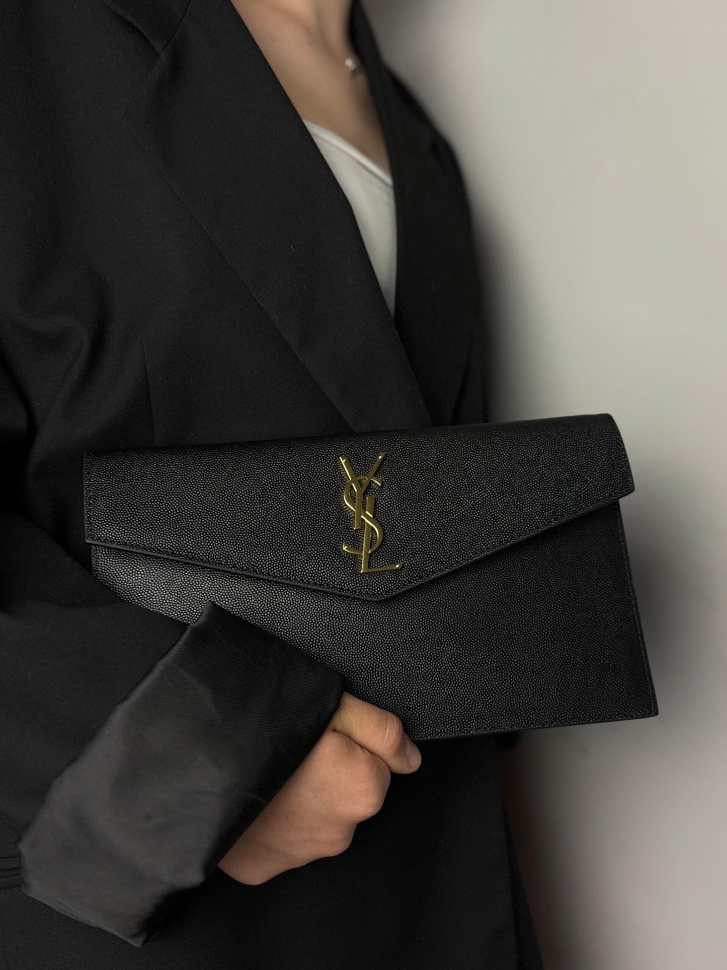 YSL Saint Laurent Uptown crna/zlatna