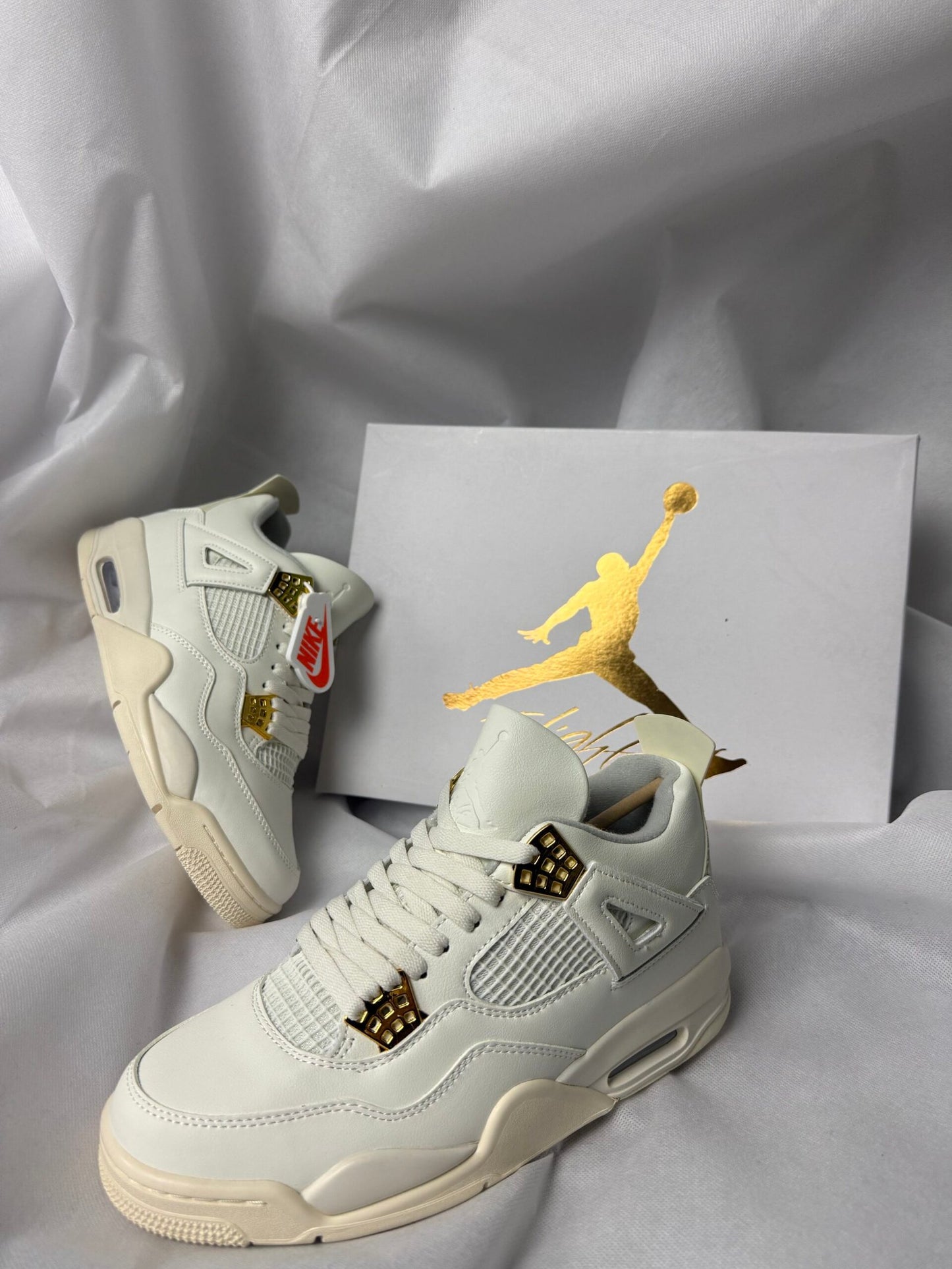 Air Jordan 4 Retro White/Gold