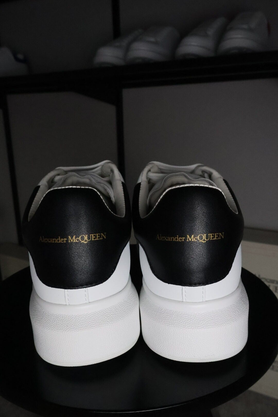 Alexander McQueen “BLACK WHITE” – Classic