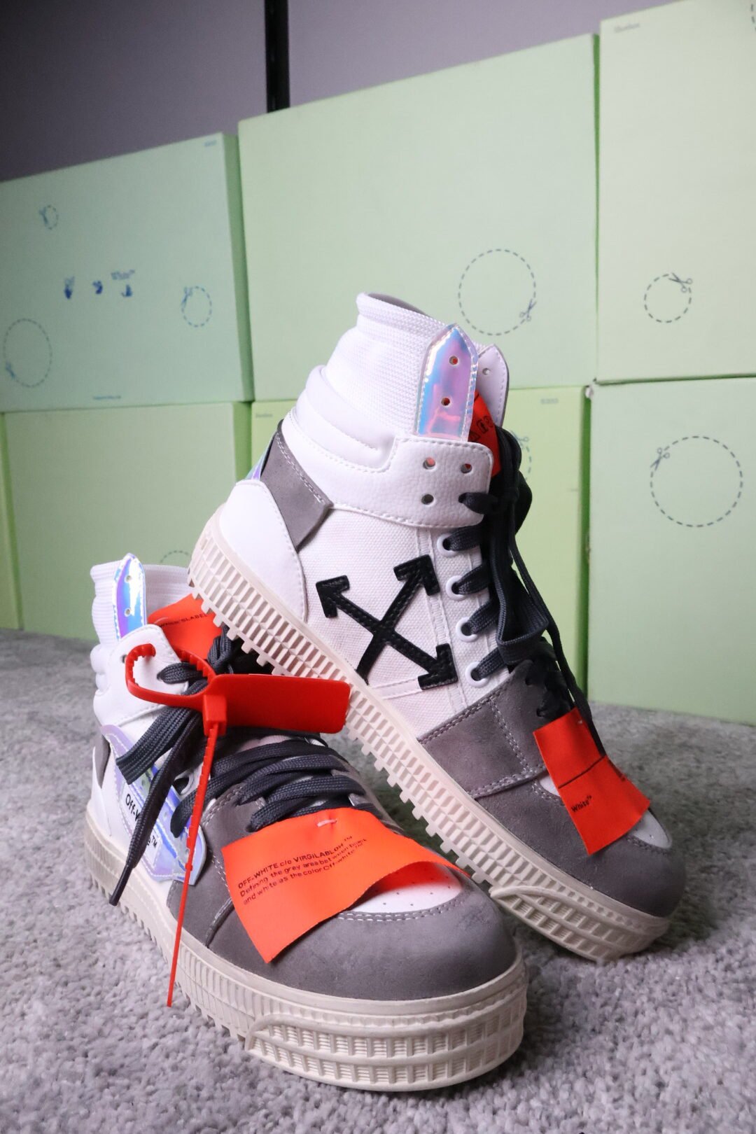 Off White White-Rainbow