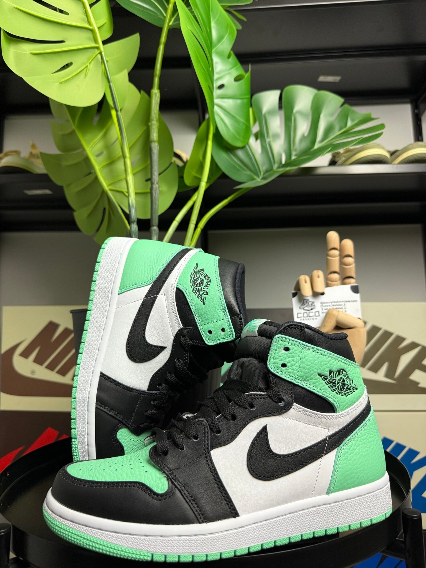 Air Jordan 1 Retro Green Glow