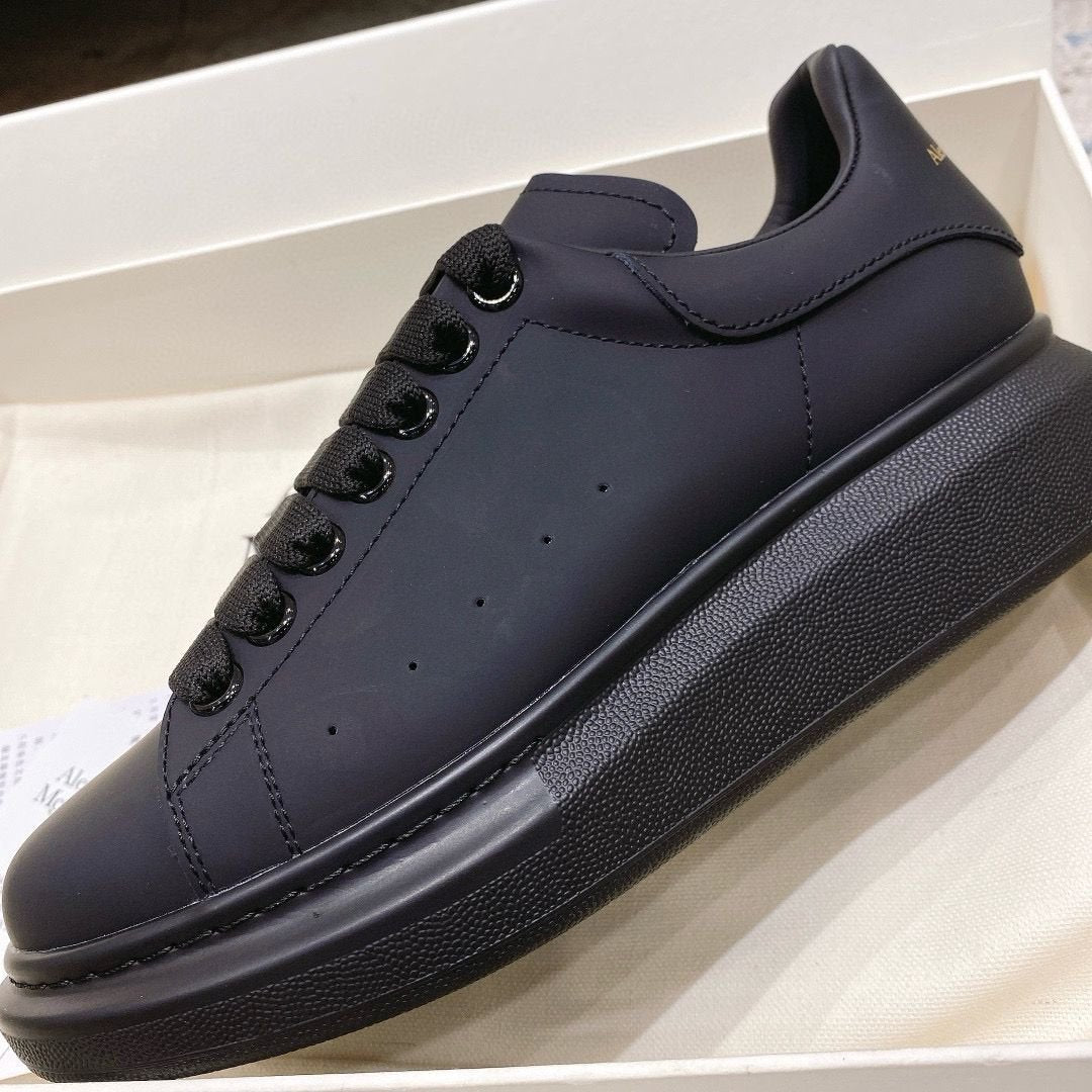 Alexander Mcqueen “G Black”