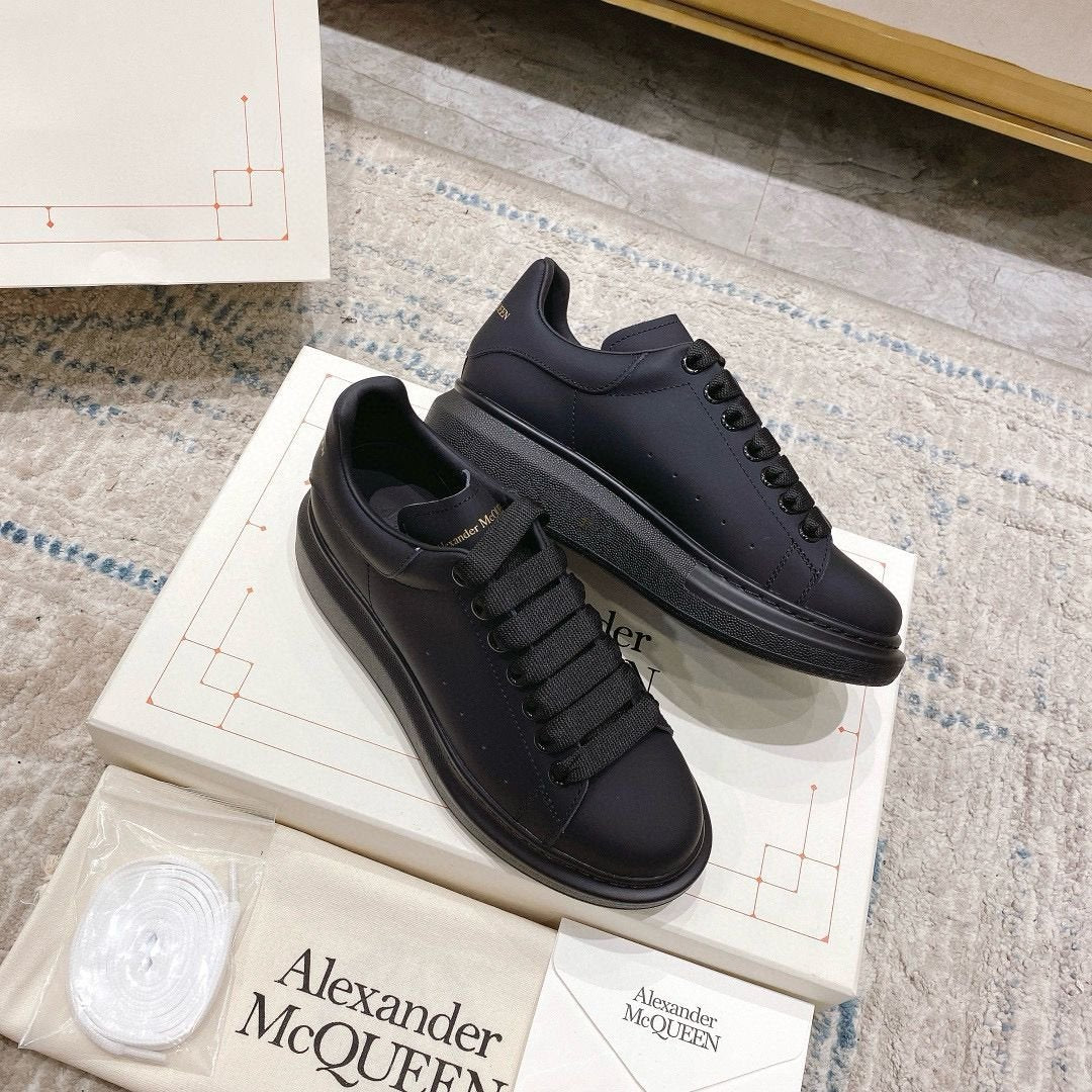 Alexander Mcqueen “G Black”