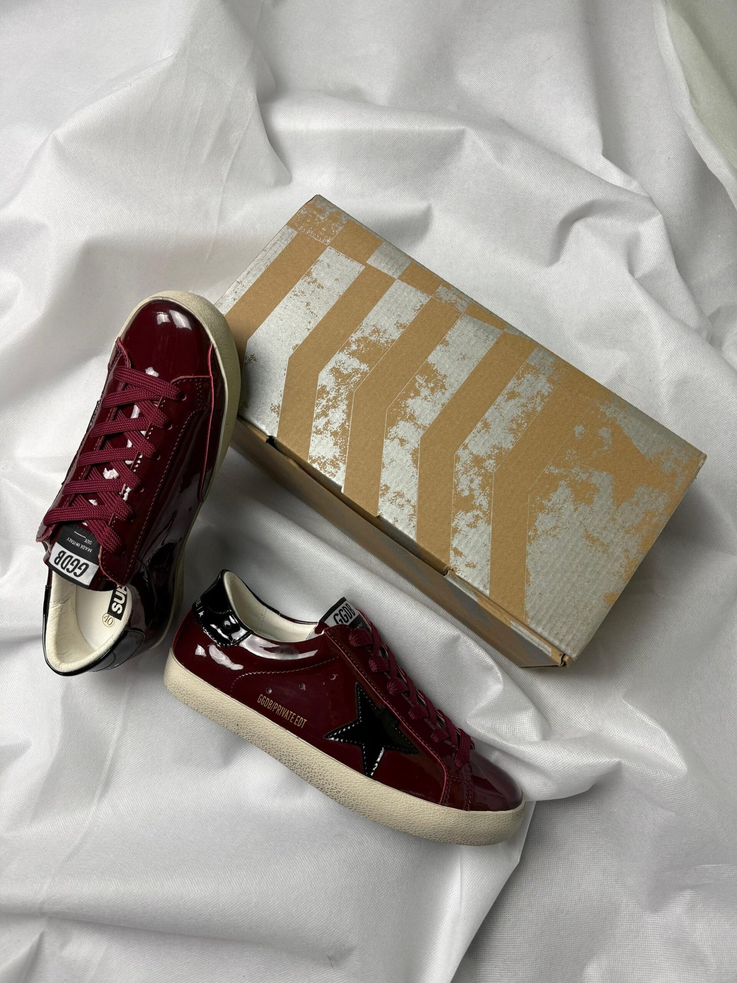 Golden Goose Superstar Burgundy/Black star