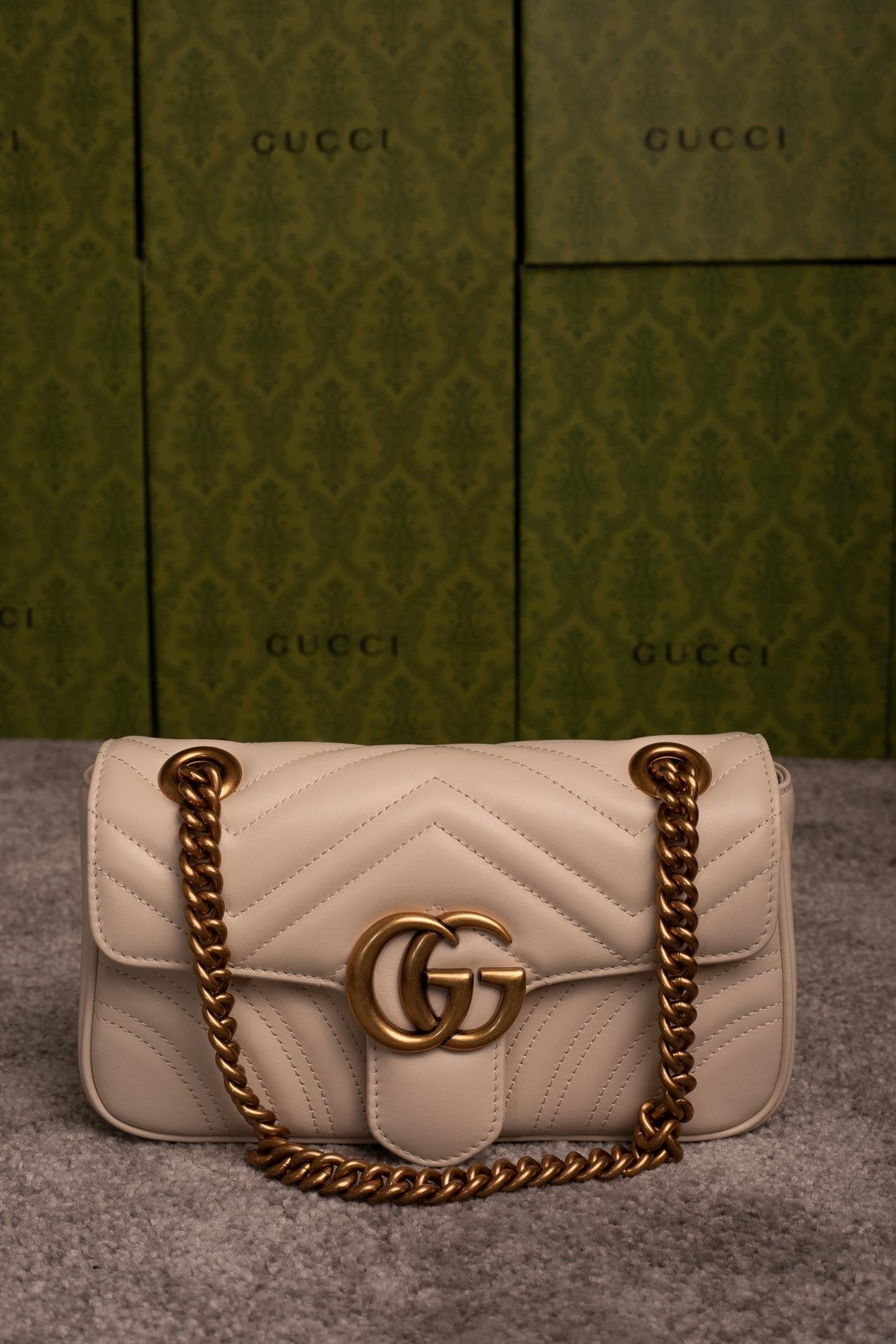 Gucci Gg Marmont Matelassé Leather Bag