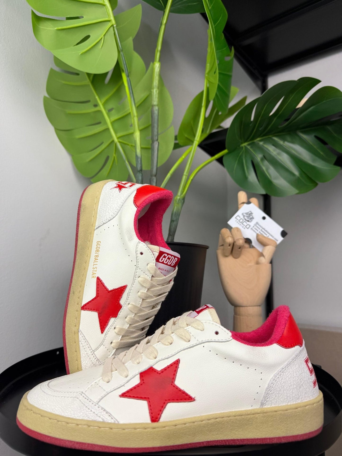 Golden Goose Ball Star White / Red Star