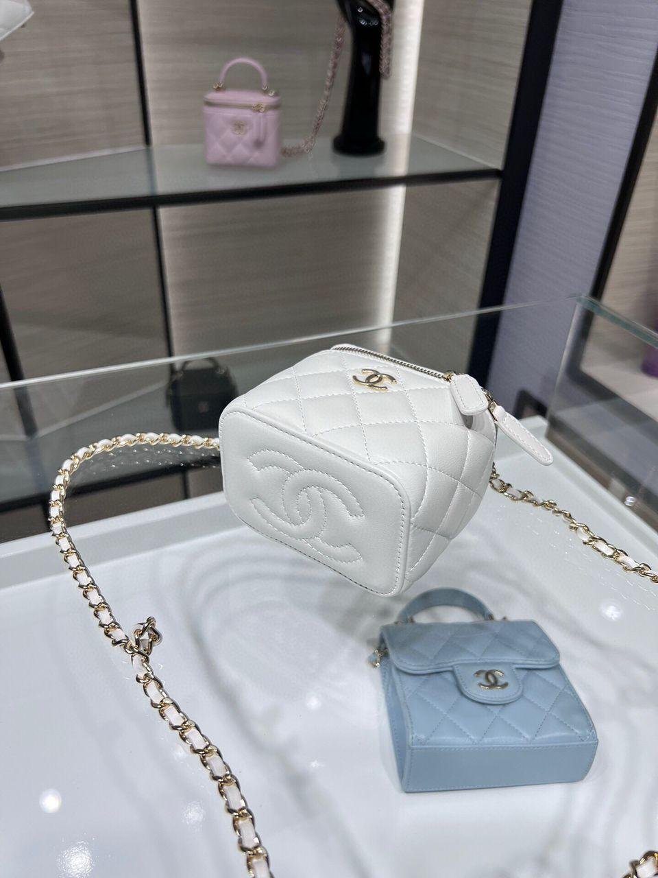 Chanel Mini With Chain white Lambskin Gold Hard