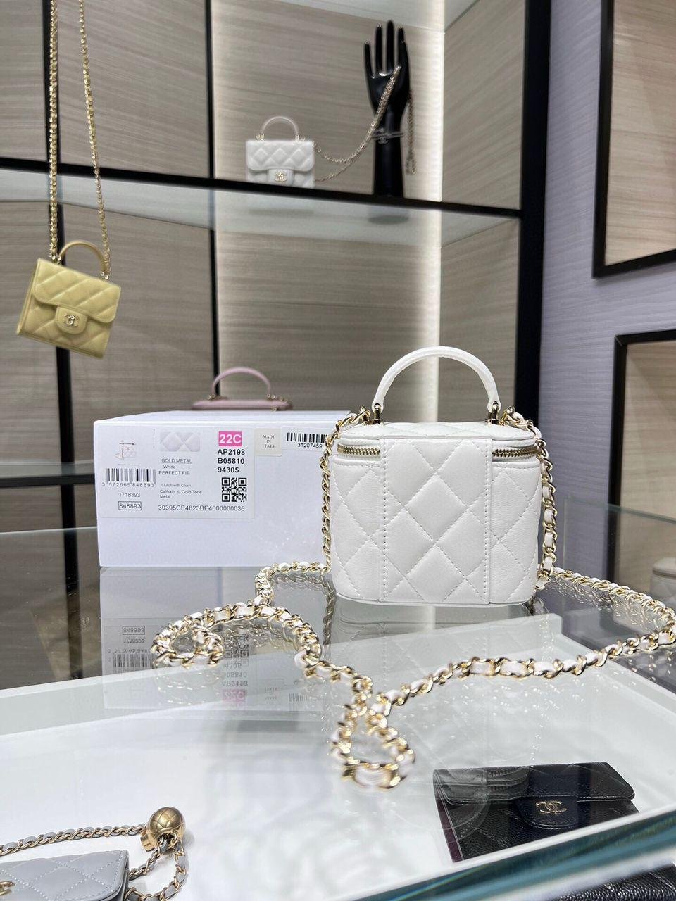 Chanel Mini With Chain white Lambskin Gold Hard