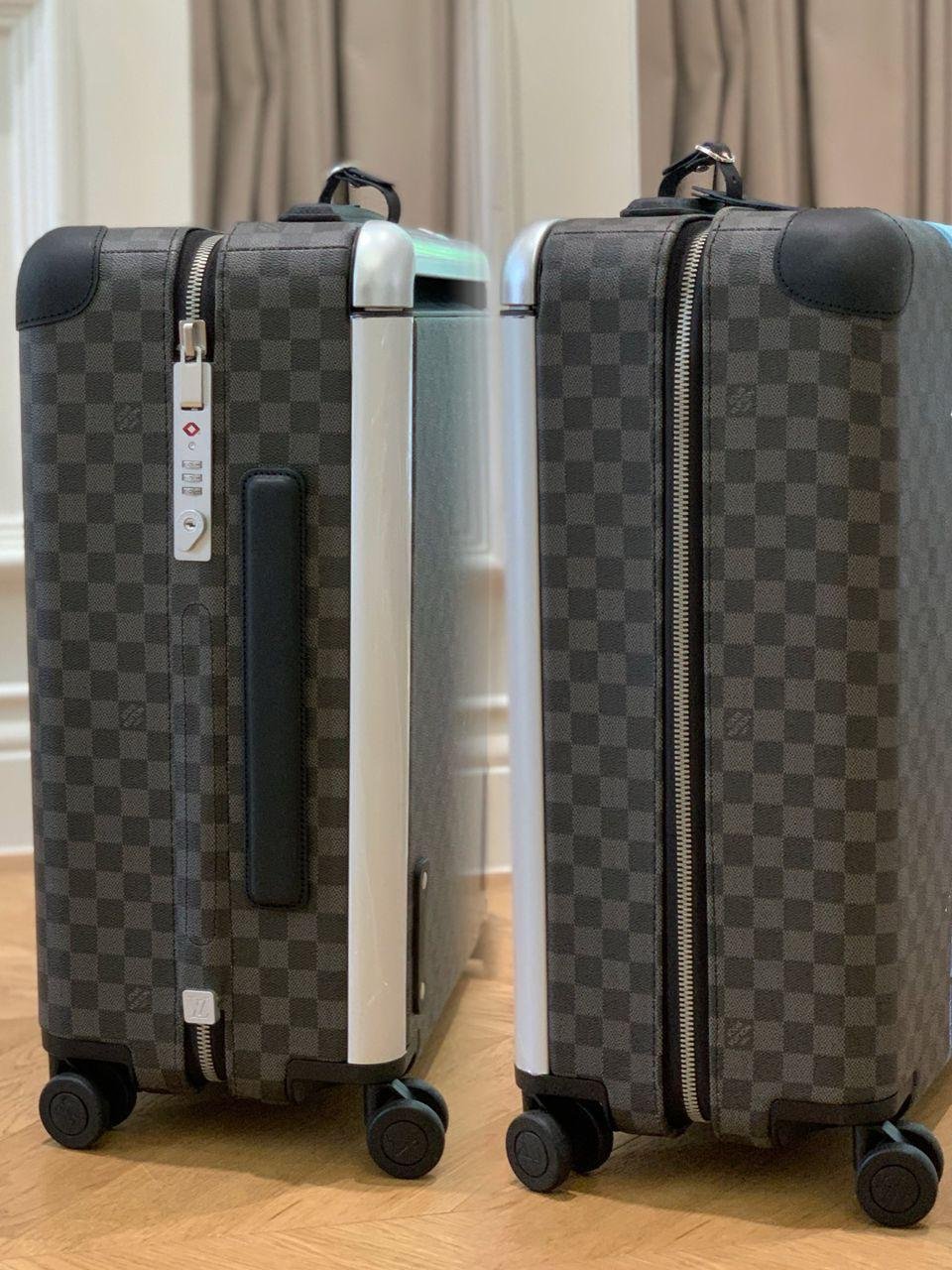 Louis Vuitton black brown Kofer KAWS