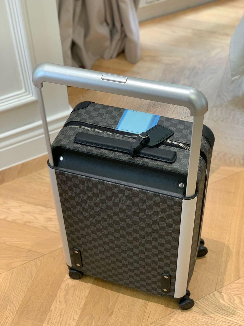 Louis Vuitton black brown Kofer KAWS