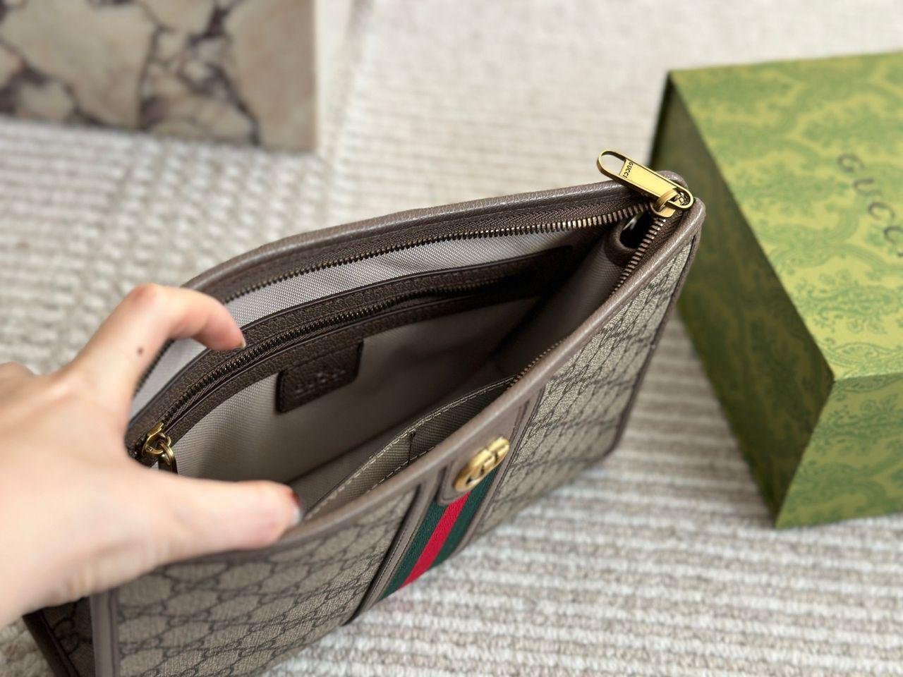 Gucci ophidia large gg supreme pouch clutch