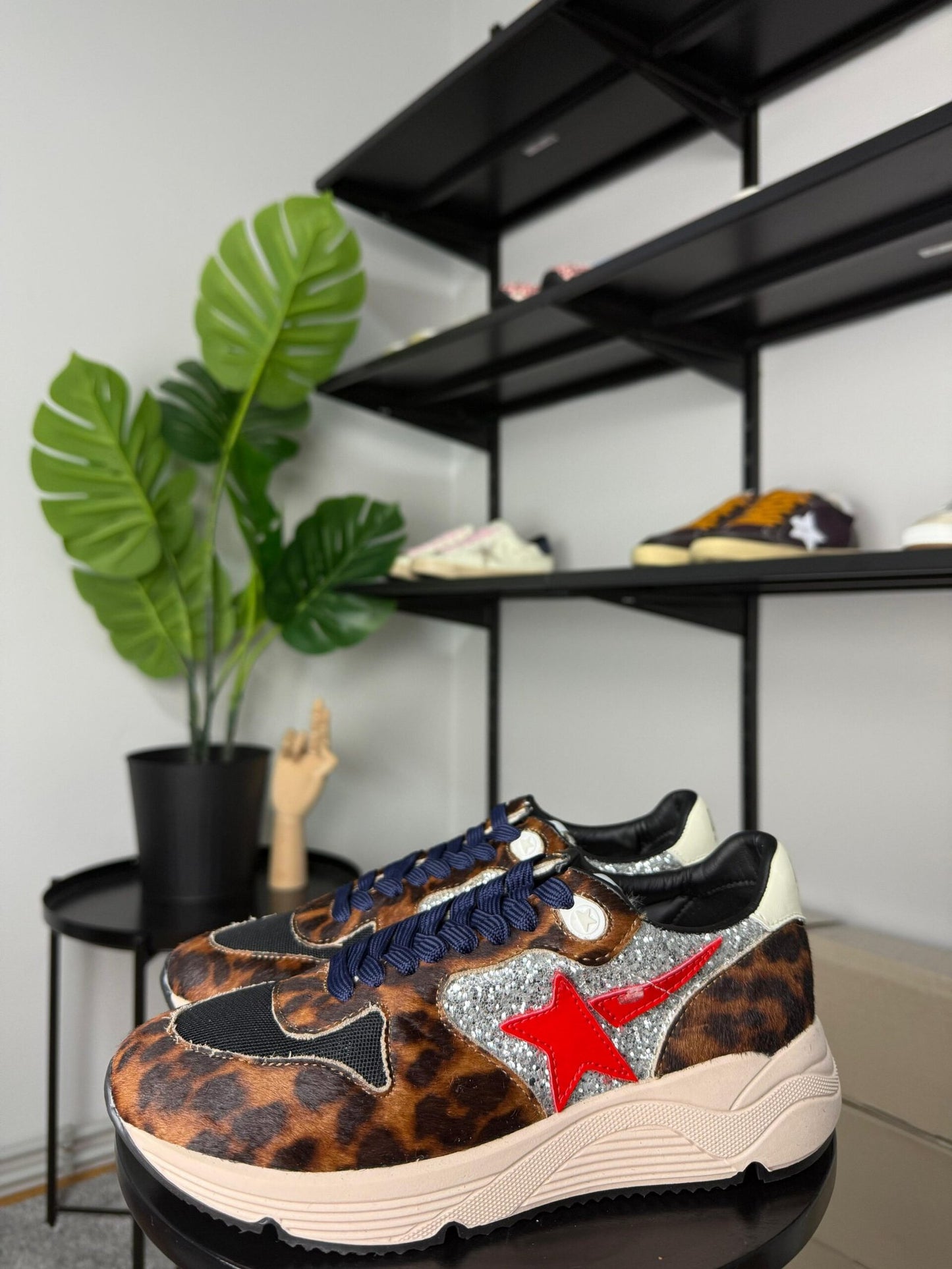 Golden Goose Running Sole Leopard / Red Star