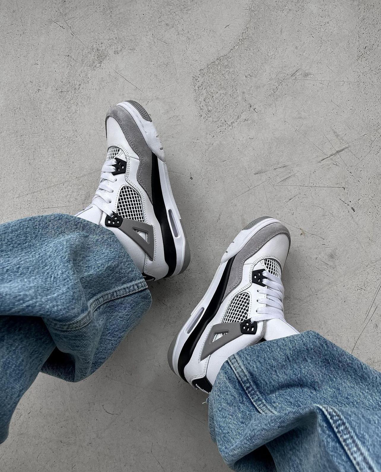 Air Jordan 4 Retro Military Black