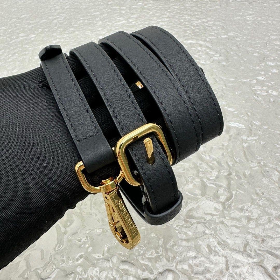 Jacquemus Black Leather Le Grand Bambino Structured Shoulder Bag