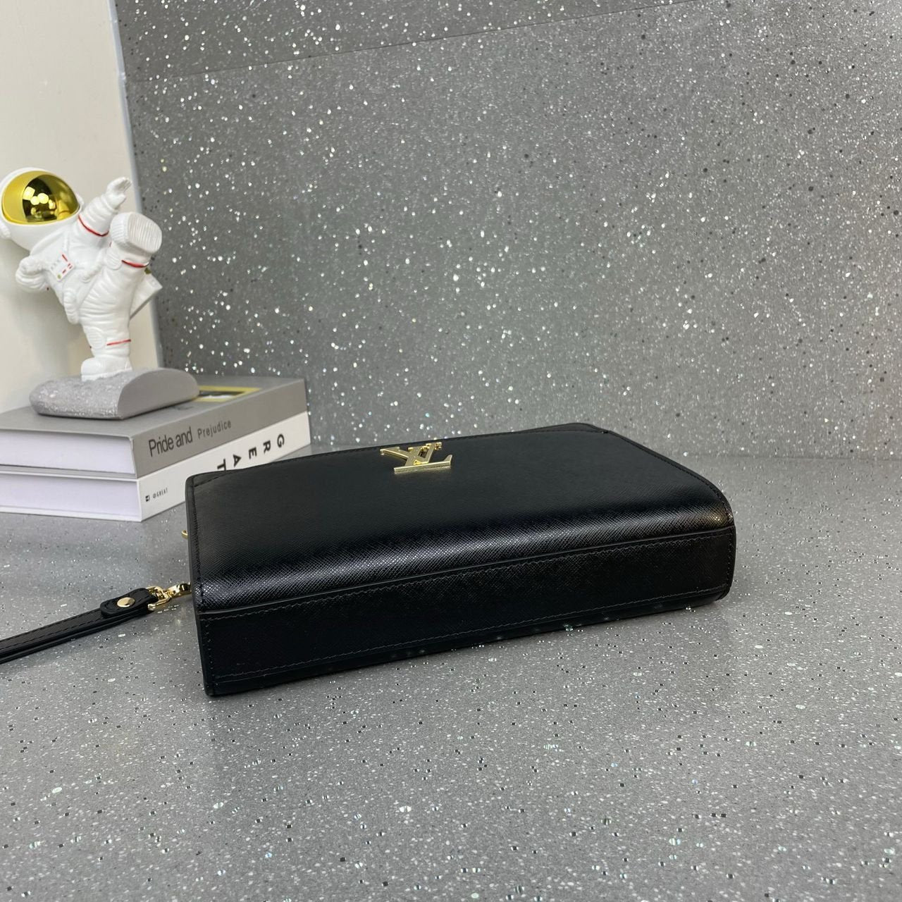 Louis Vuitton Calfskin Lock Me Zippy – Black