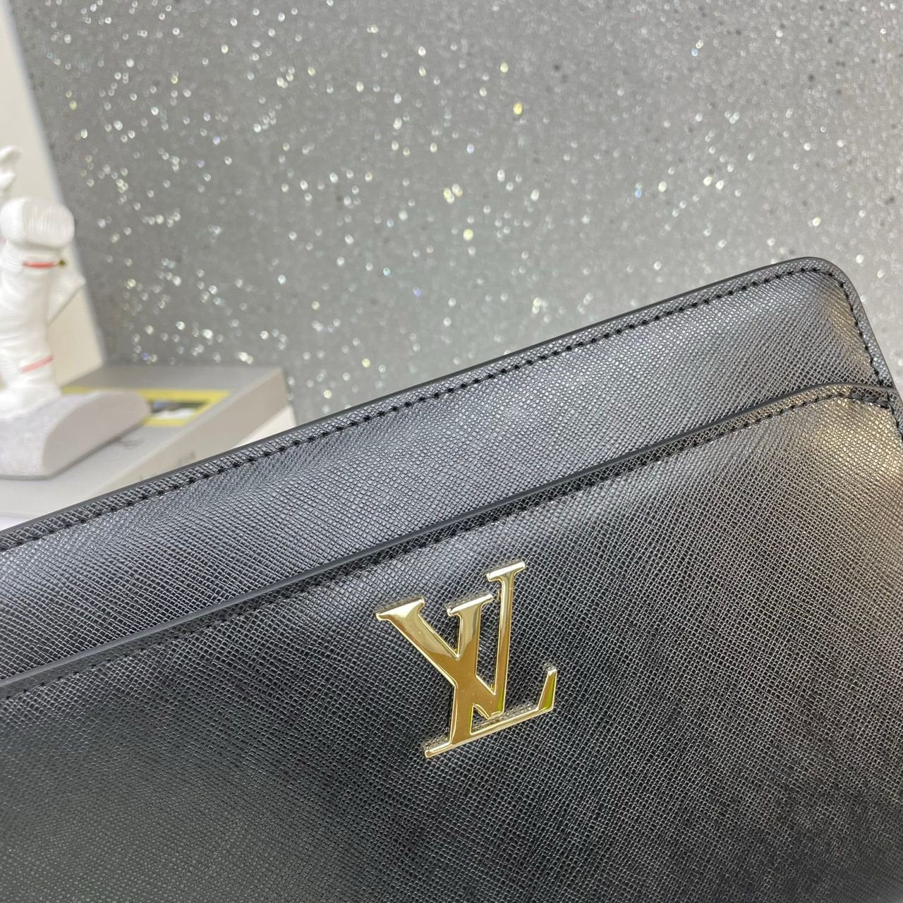 Louis Vuitton Calfskin Lock Me Zippy – Black