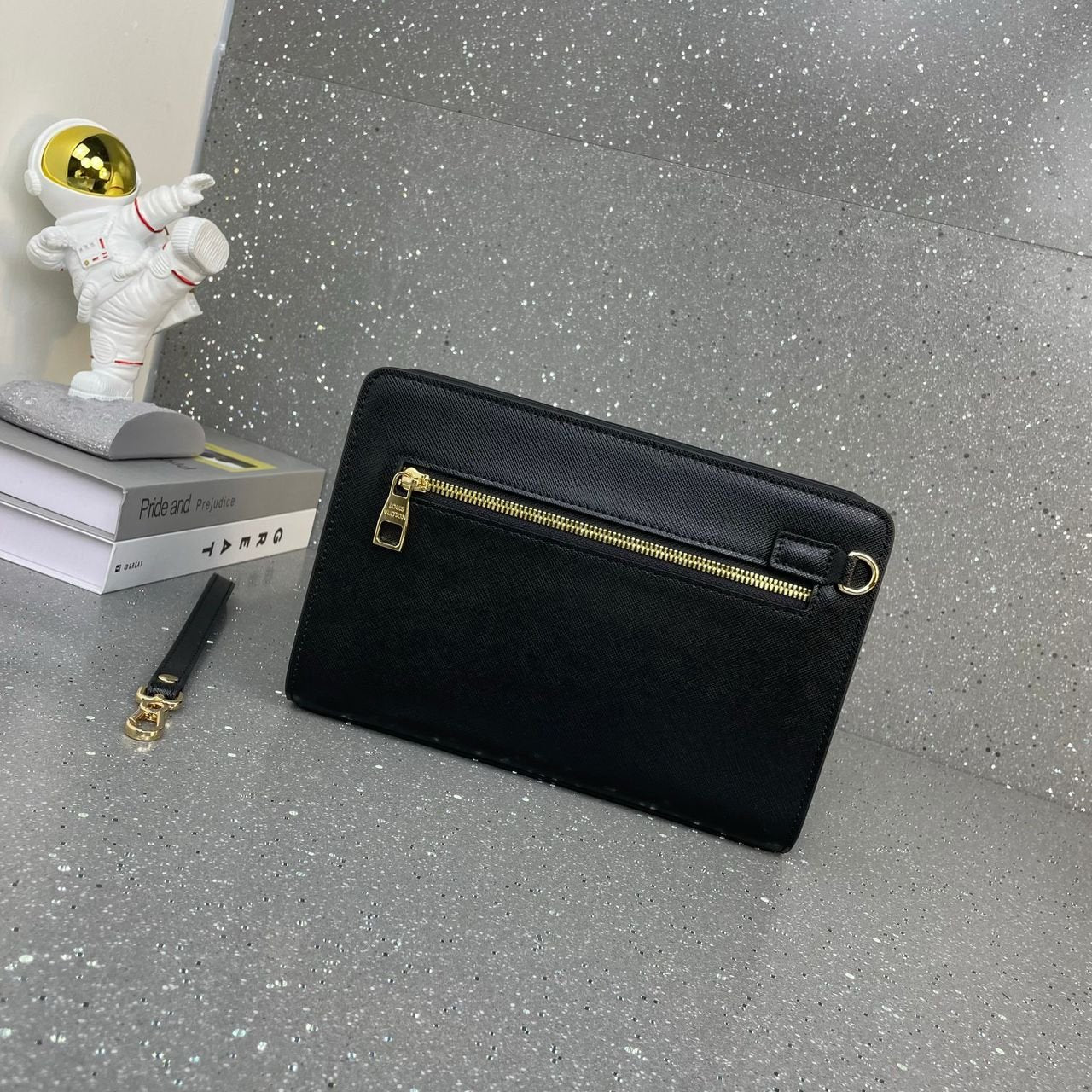 Louis Vuitton Calfskin Lock Me Zippy – Black