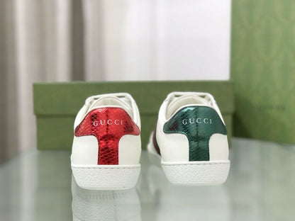 Gucci White Leather With Bee