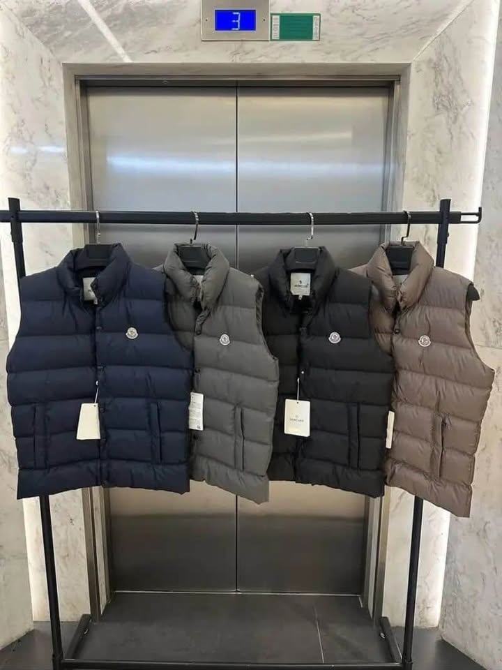 Moncler prsluk (crni)
