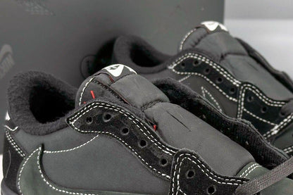 Jordan x Travis Scott Black / Dark Mocha