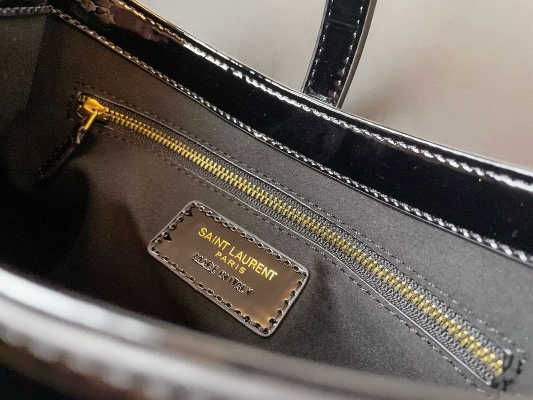 YSL Saint Laurent Le 5 à 7 Hobo Black “Patent leather”