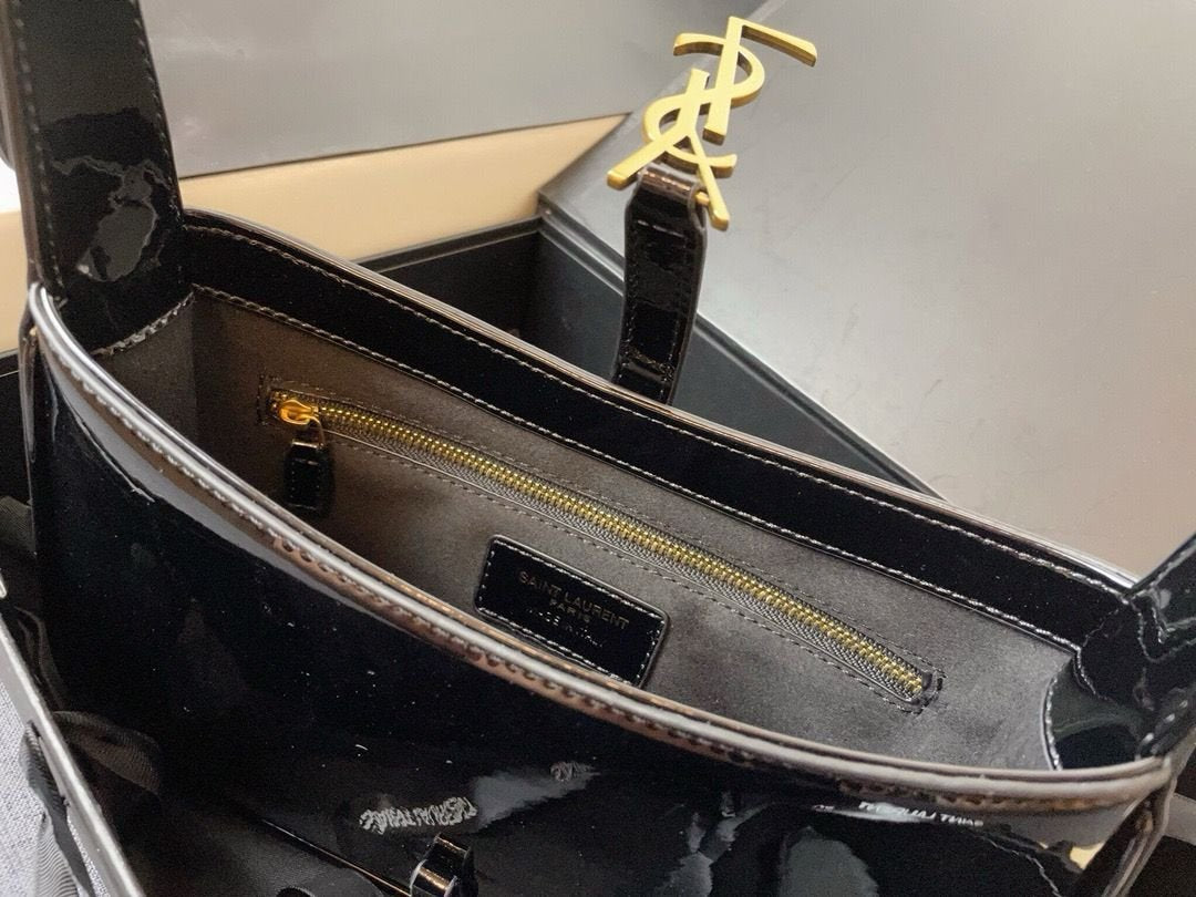 YSL Saint Laurent Le 5 à 7 Hobo Black “Patent leather”