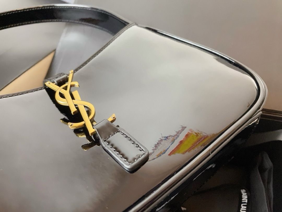 YSL Saint Laurent Le 5 à 7 Hobo Black “Patent leather”