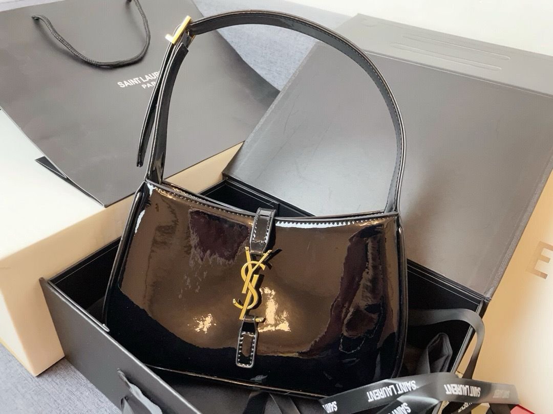 YSL Saint Laurent Le 5 à 7 Hobo Black “Patent leather”