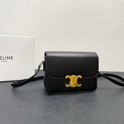 Torba Celine Paris  CLASSIQUE TRIOMPHE BAG IN shiny calfskin / BLACK