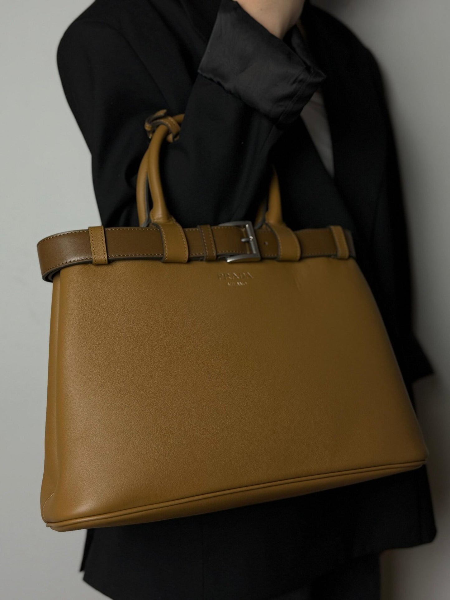 PRADA buckle medium bag – smeđa