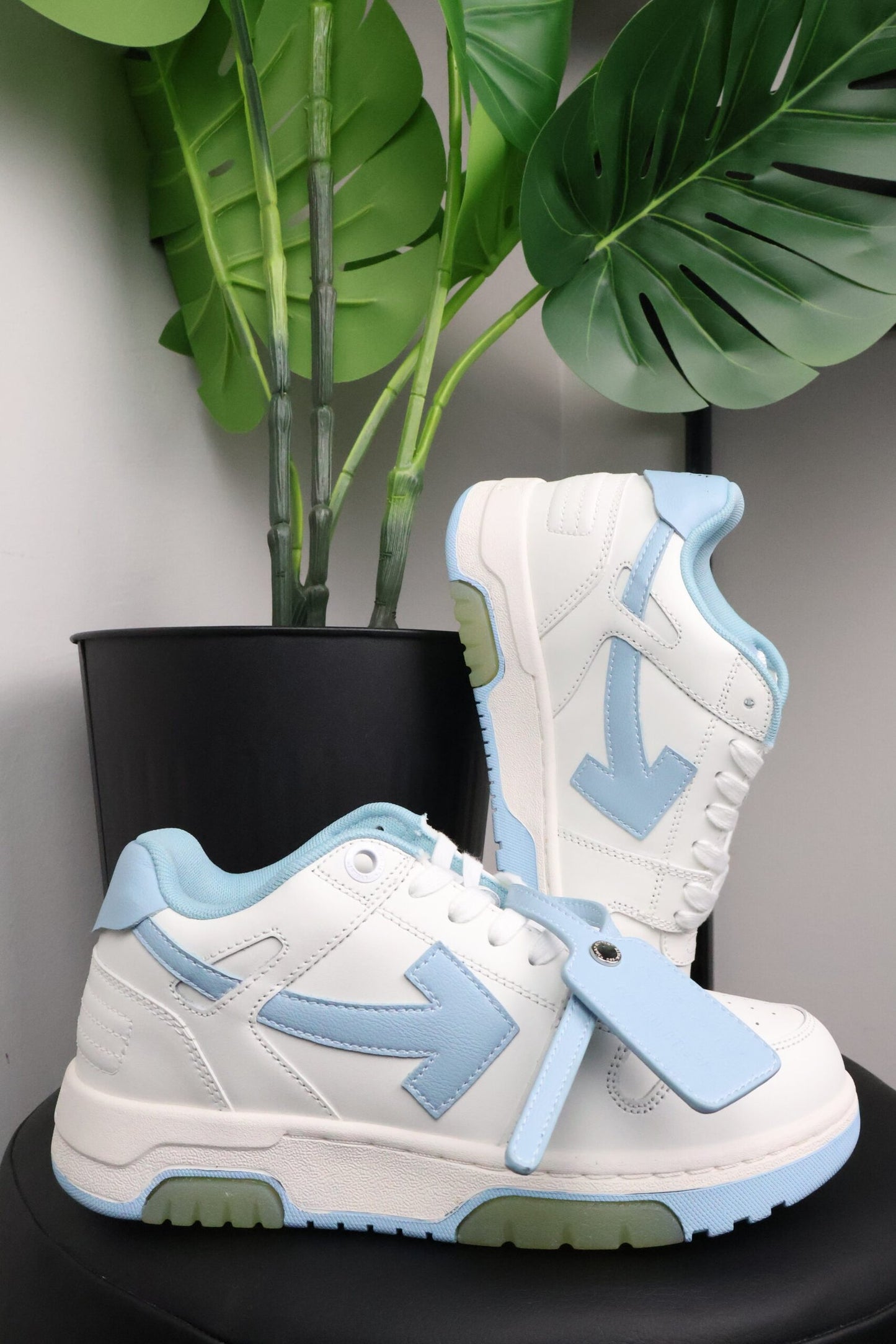 Off-White Out-of-Office White / Light Blue