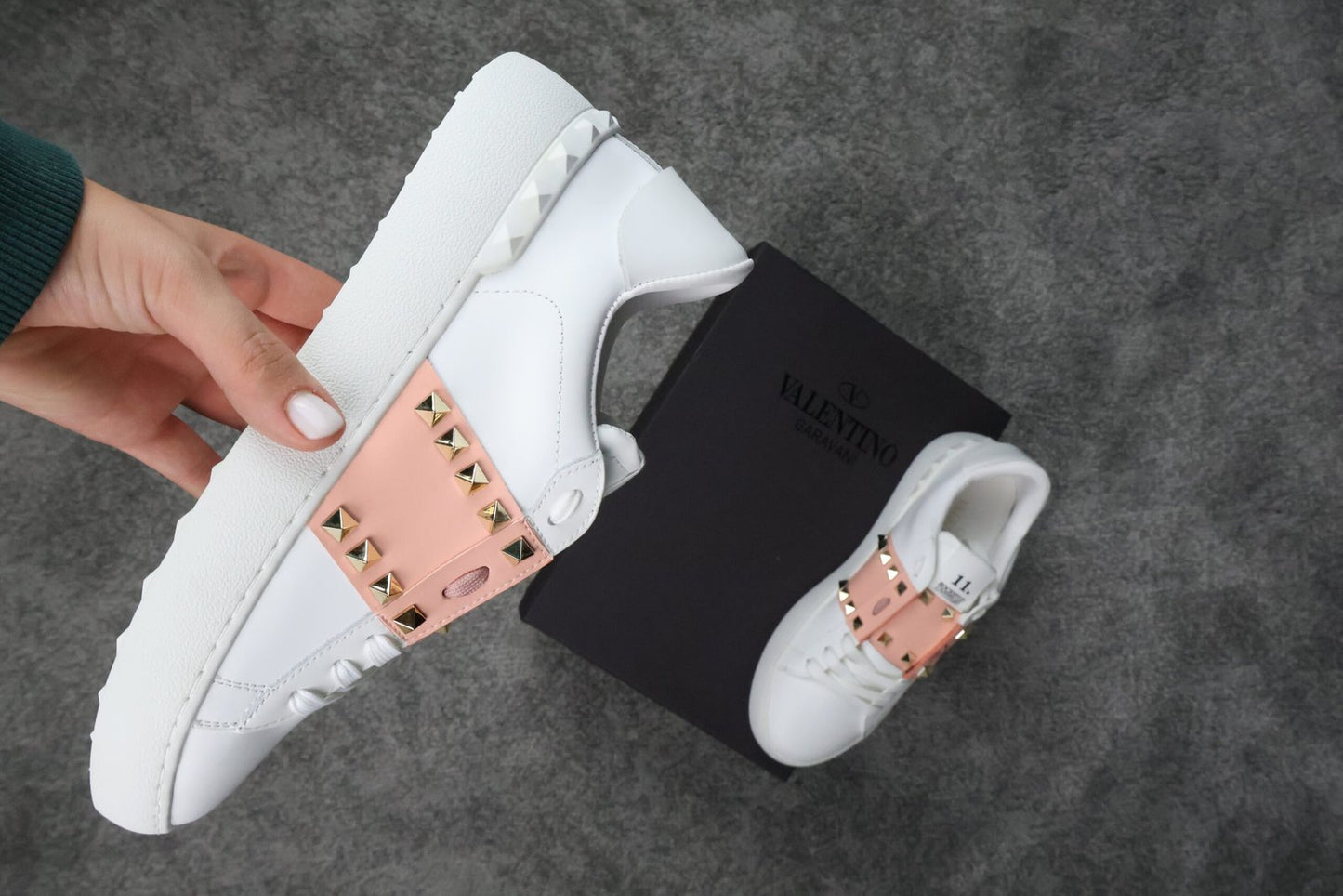 Valentino Garavani Rockstud Pink/White