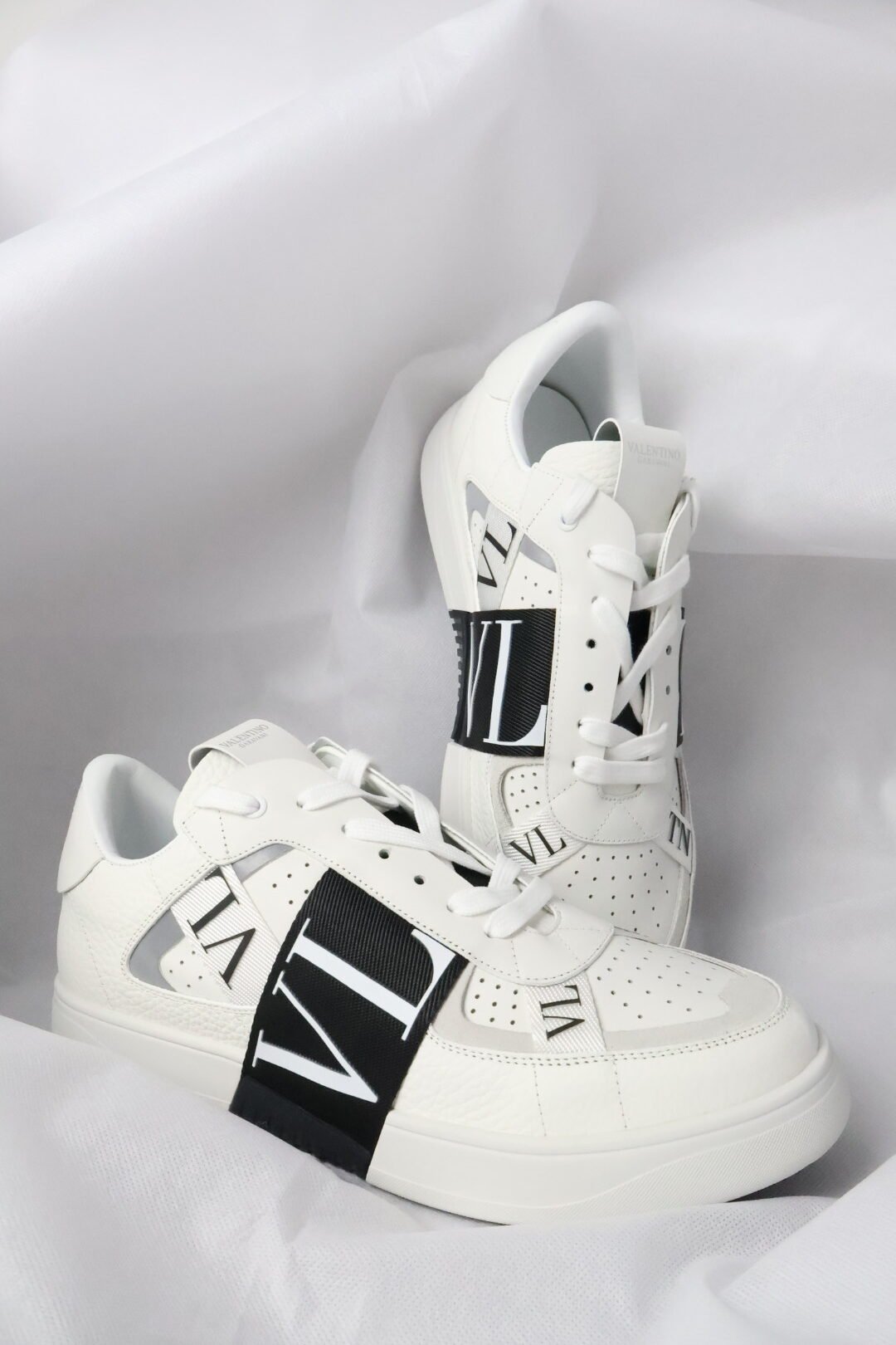 Valentino Garavani White New “White – Black”
