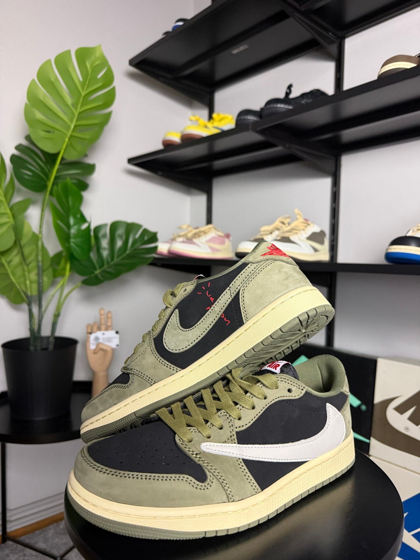 Jordan x Travis Scott Black Olive