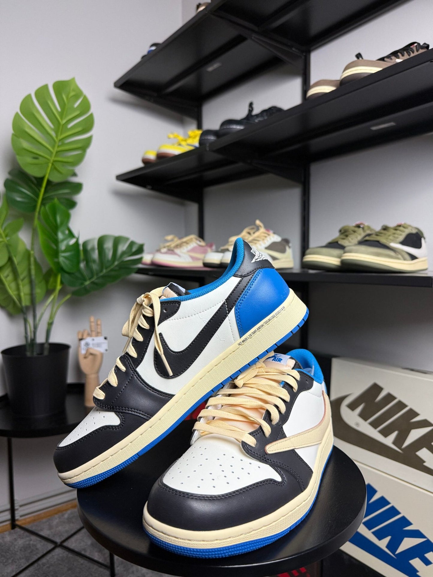 Jordan x Travis Scott Blue Mocha