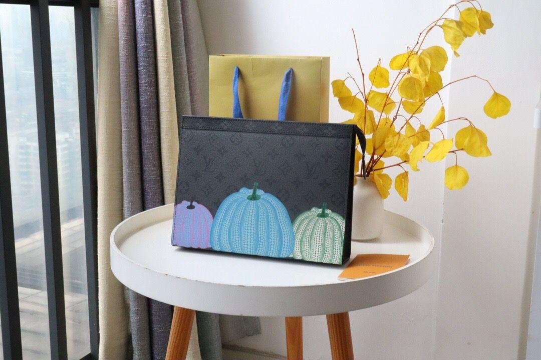 Louis Vuitton Pochette Voyage