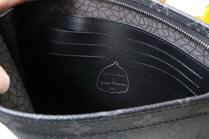 Louis Vuitton Pochette Voyage