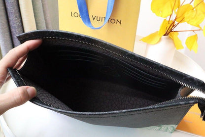Louis Vuitton Pochette Voyage