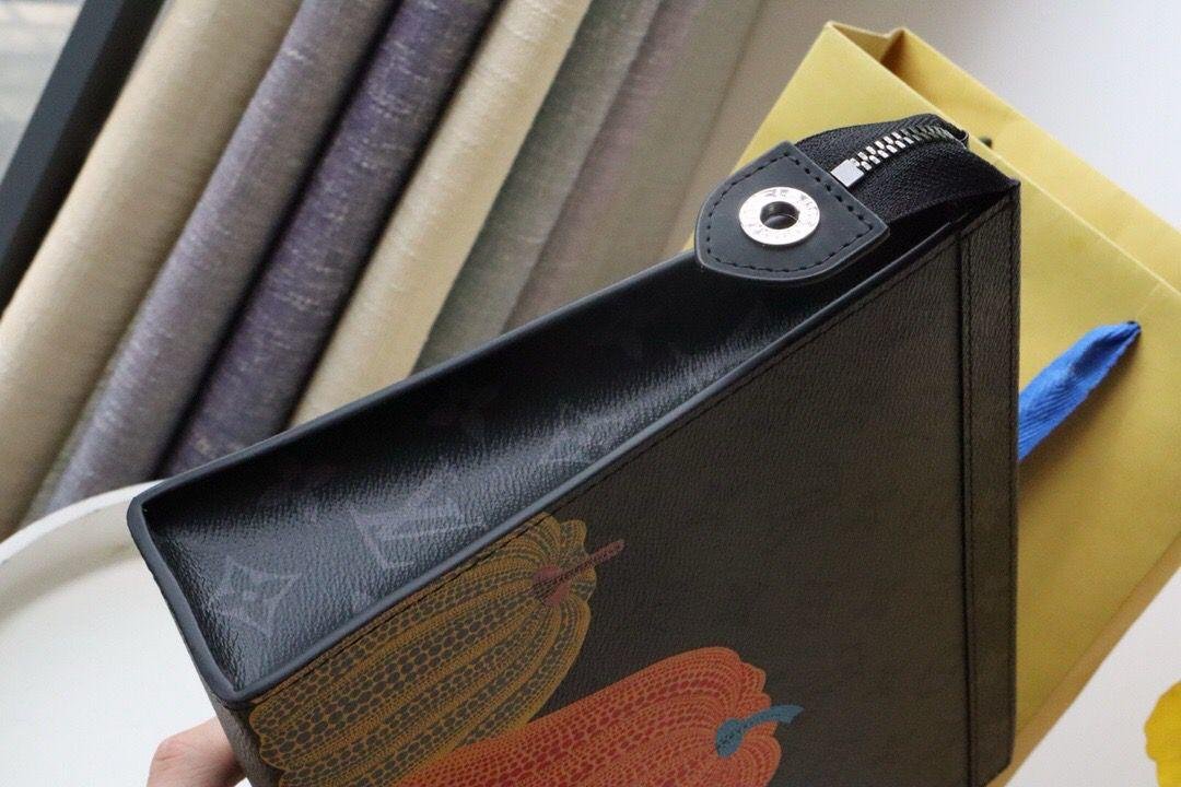 Louis Vuitton Pochette Voyage