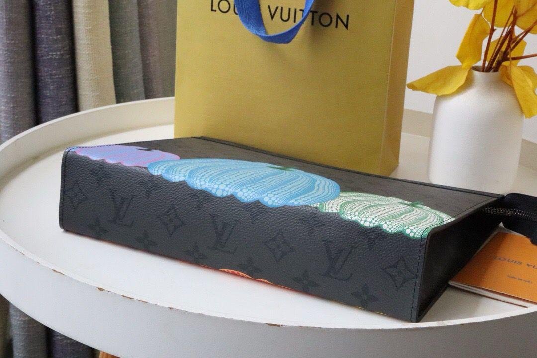 Louis Vuitton Pochette Voyage