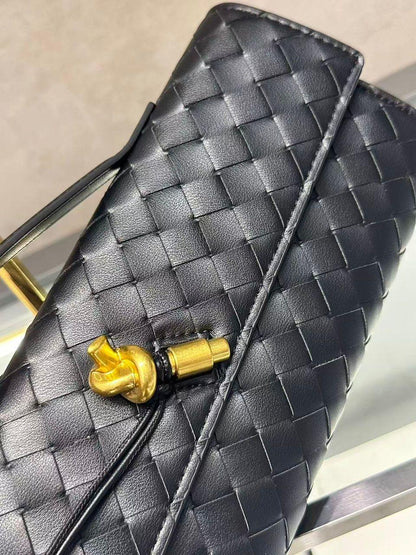 BOTTEGA VENETA ANDIAMO CLUTCH “BLACK”