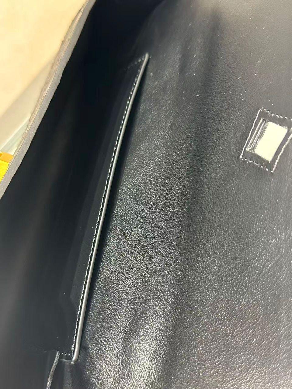 BOTTEGA VENETA ANDIAMO CLUTCH “BLACK”