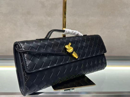 BOTTEGA VENETA ANDIAMO CLUTCH “BLACK”