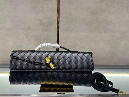 BOTTEGA VENETA ANDIAMO CLUTCH “BLACK”
