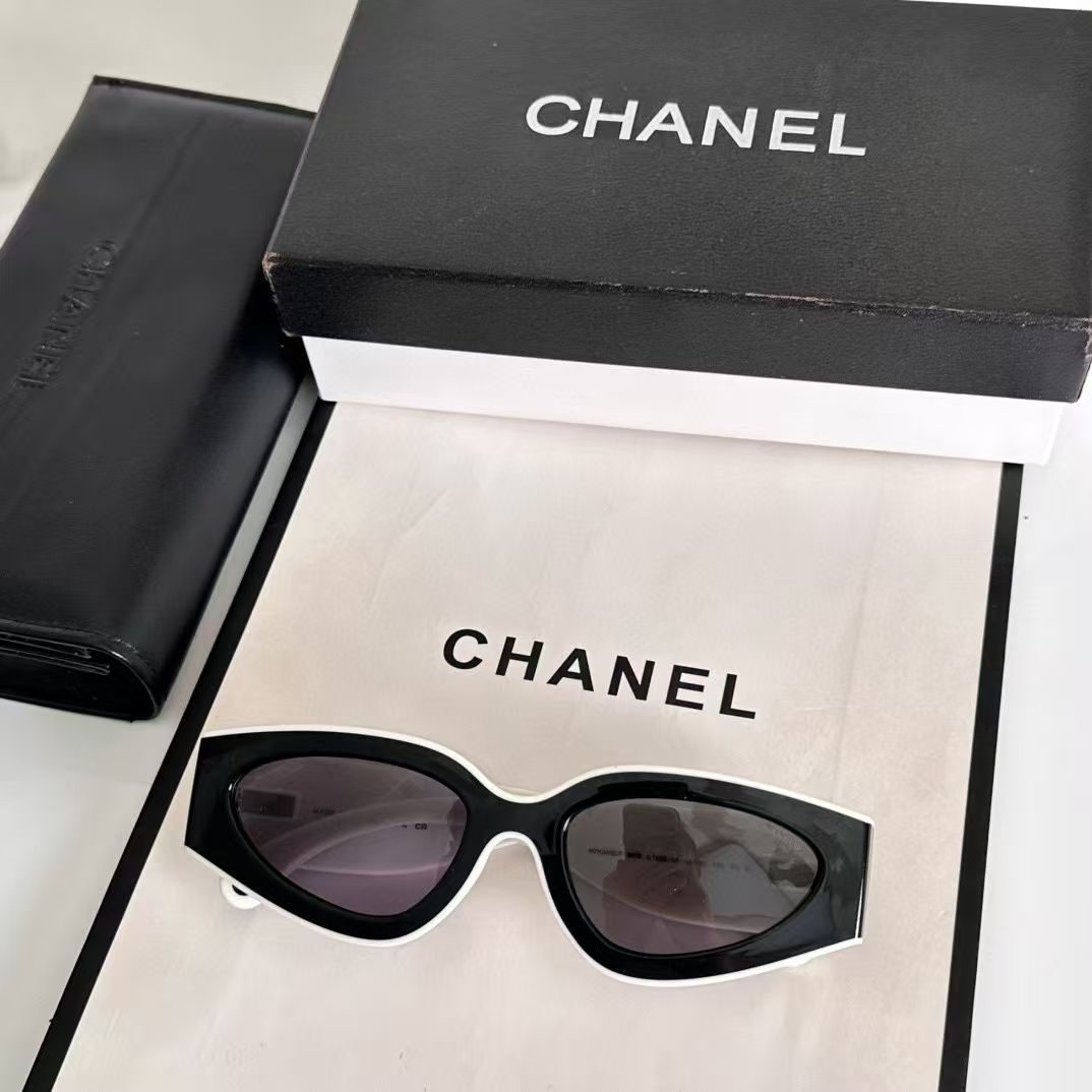 CHANEL CAT EYE NAOČALE “BLACK/WHITE”