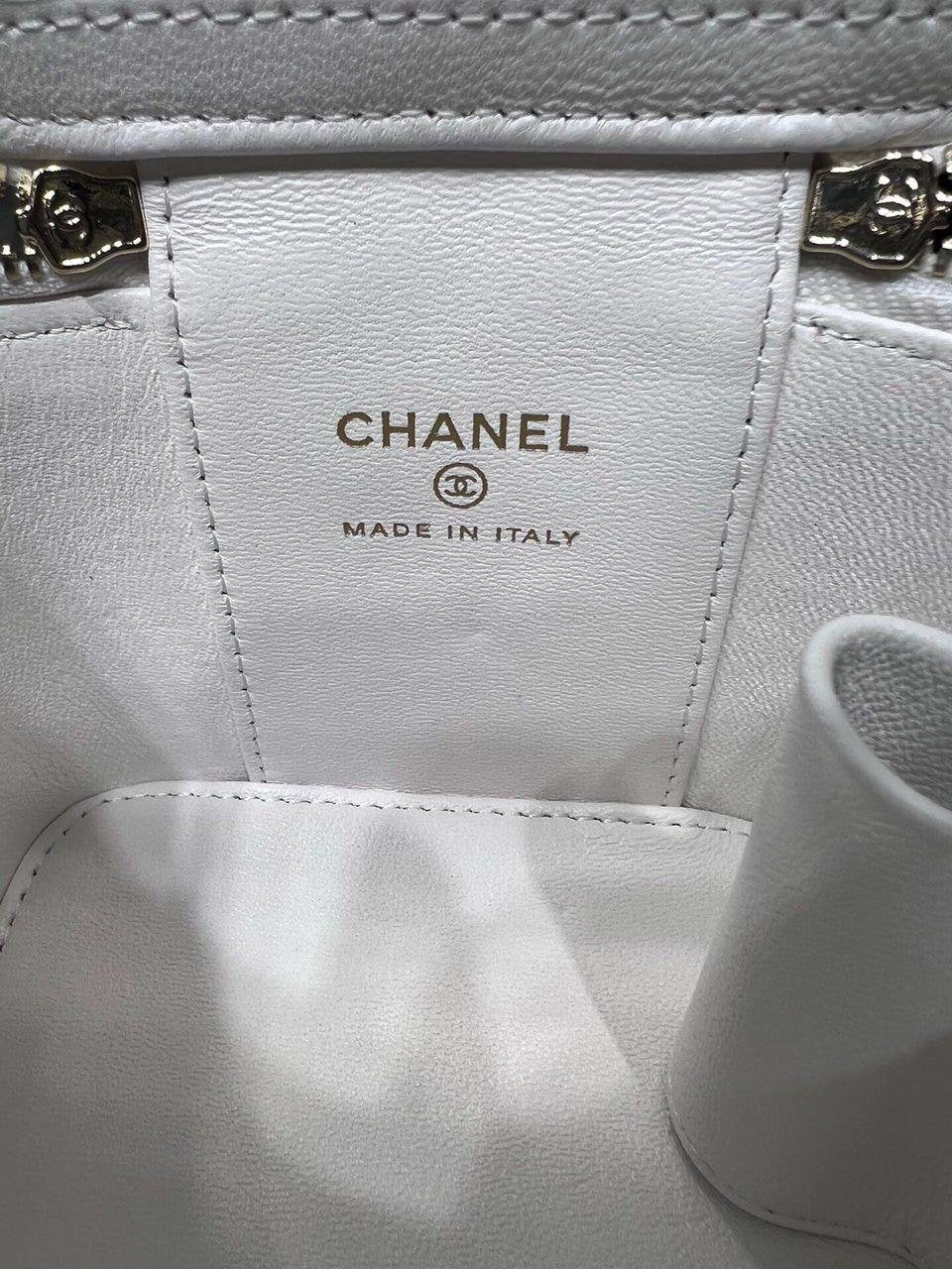 Chanel Mini With Chain white Lambskin Gold Hard