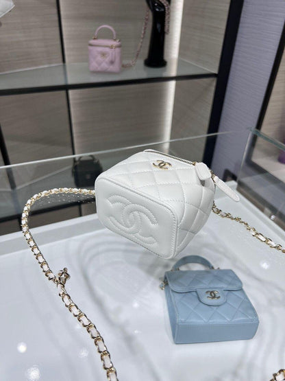 Chanel Mini With Chain white Lambskin Gold Hard