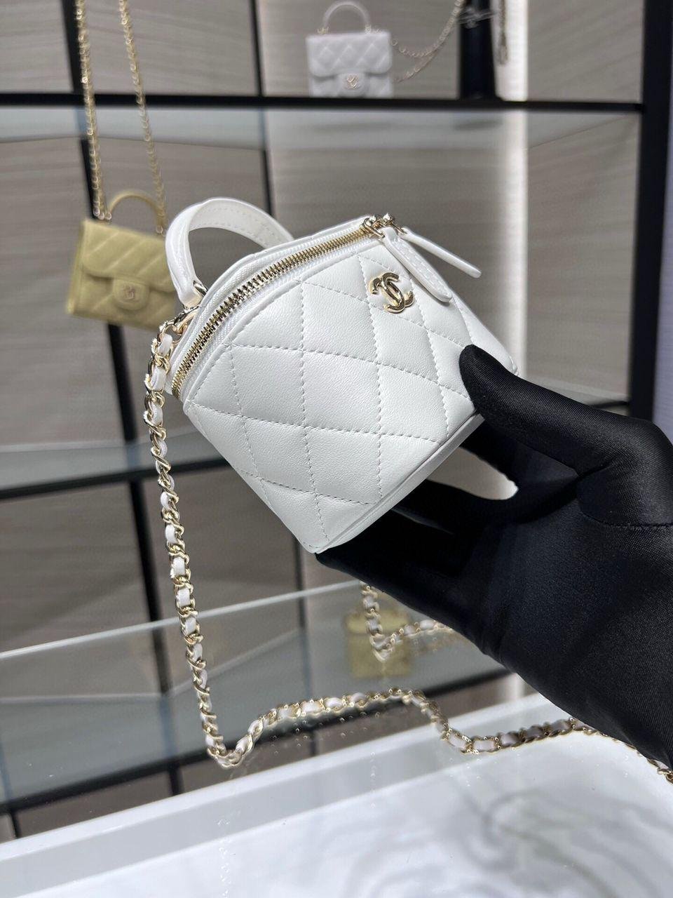 Chanel Mini With Chain white Lambskin Gold Hard